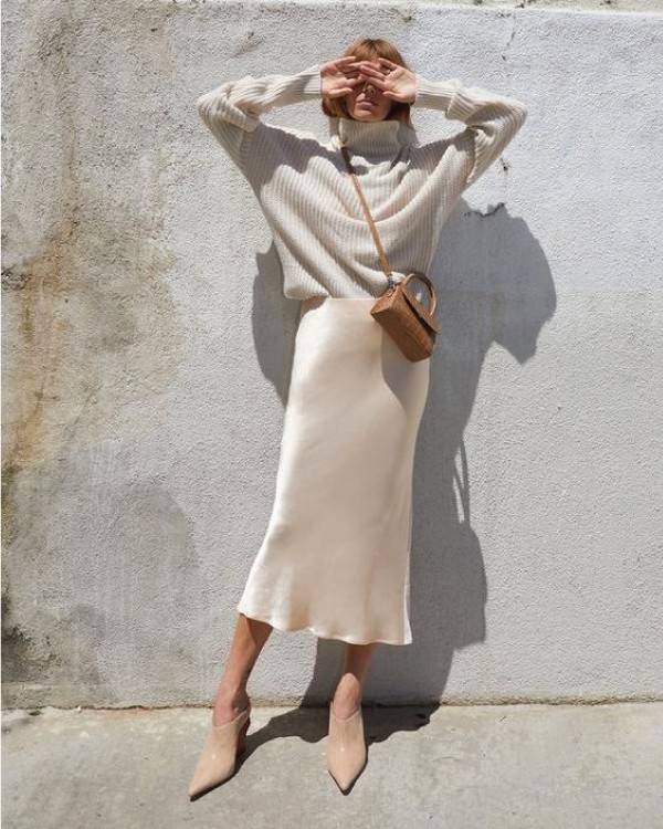 The Summer Colours You Will Want To Have In Your Closet. Sandy beige is one of the colour trends for 2020.