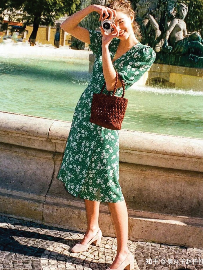 Dress Trends That French Women Are Bringing Back. Floral dress in green.
